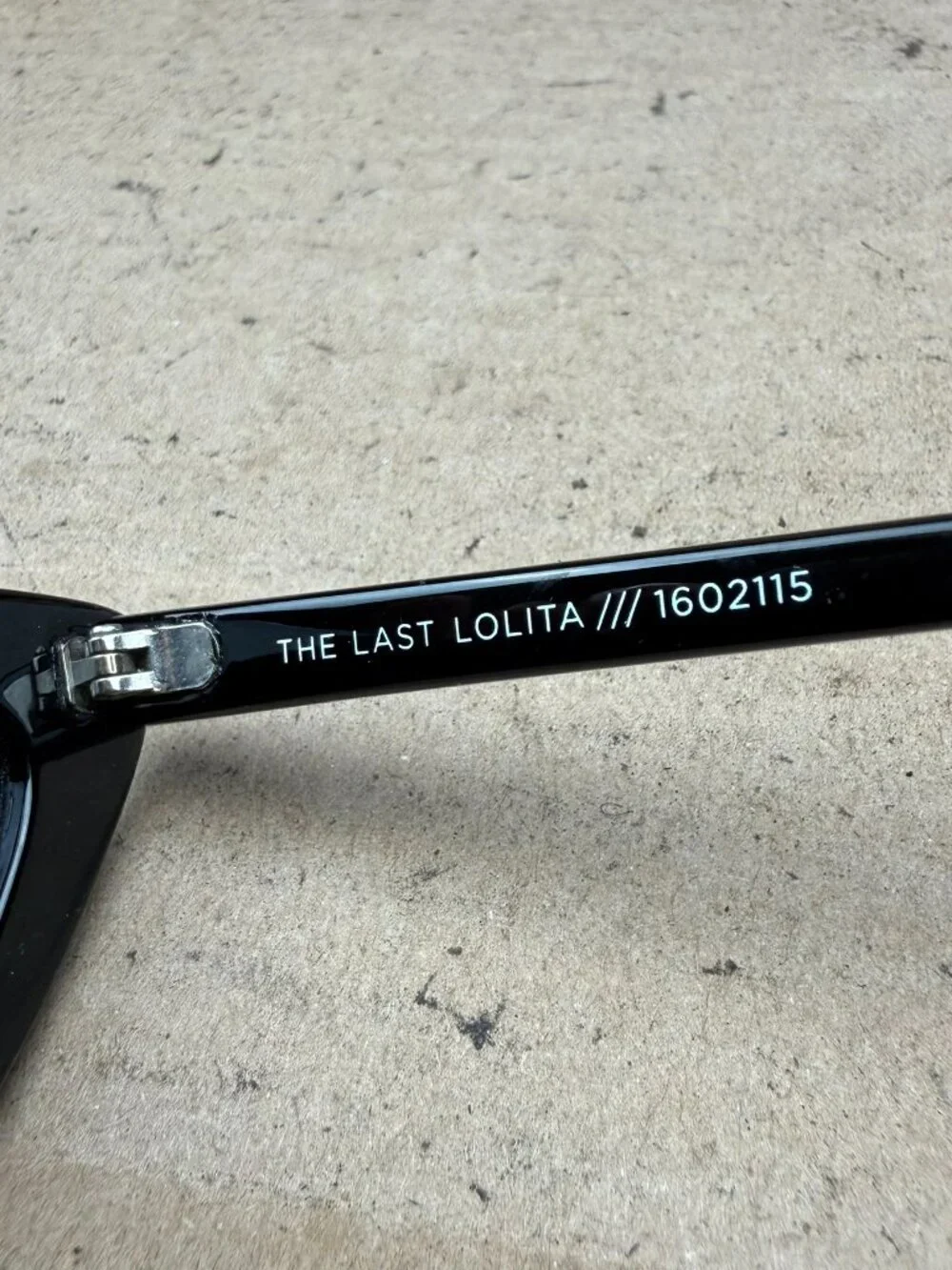 Adam Selman x Le Specs Black Cat Eye Sunglasses Scratched damage on lens & frame